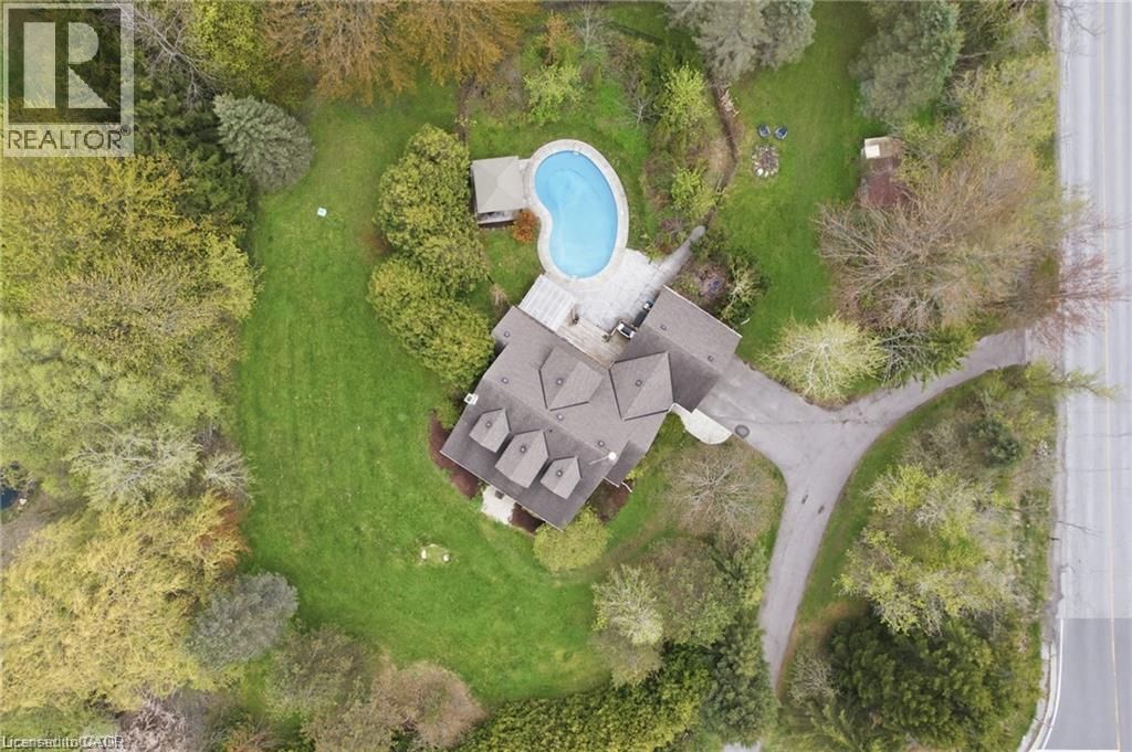 2000 15 Side Road, Milton