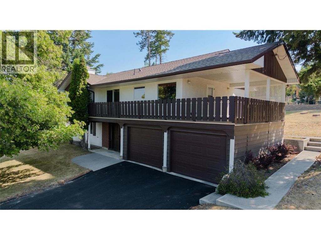 804 28th Avenue S, Cranbrook