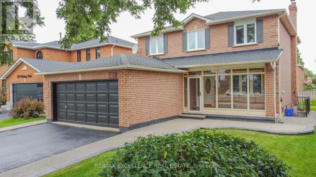 303 Hickory Circle, Oakville (wc Wedgewood Creek)