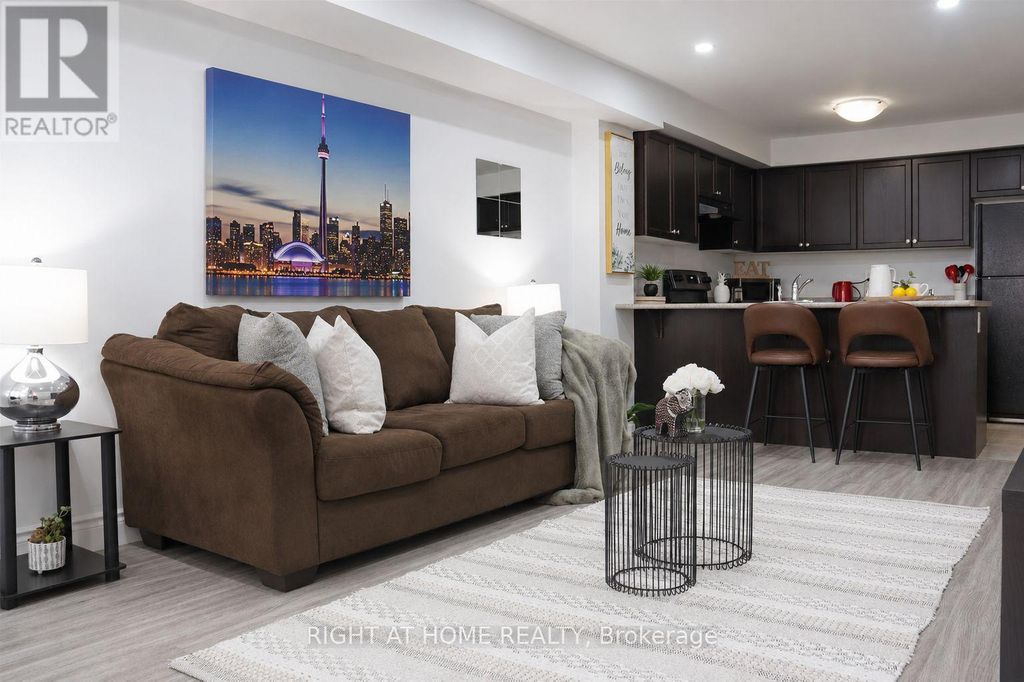 3 - 78 Abela Lane, Ajax (central)