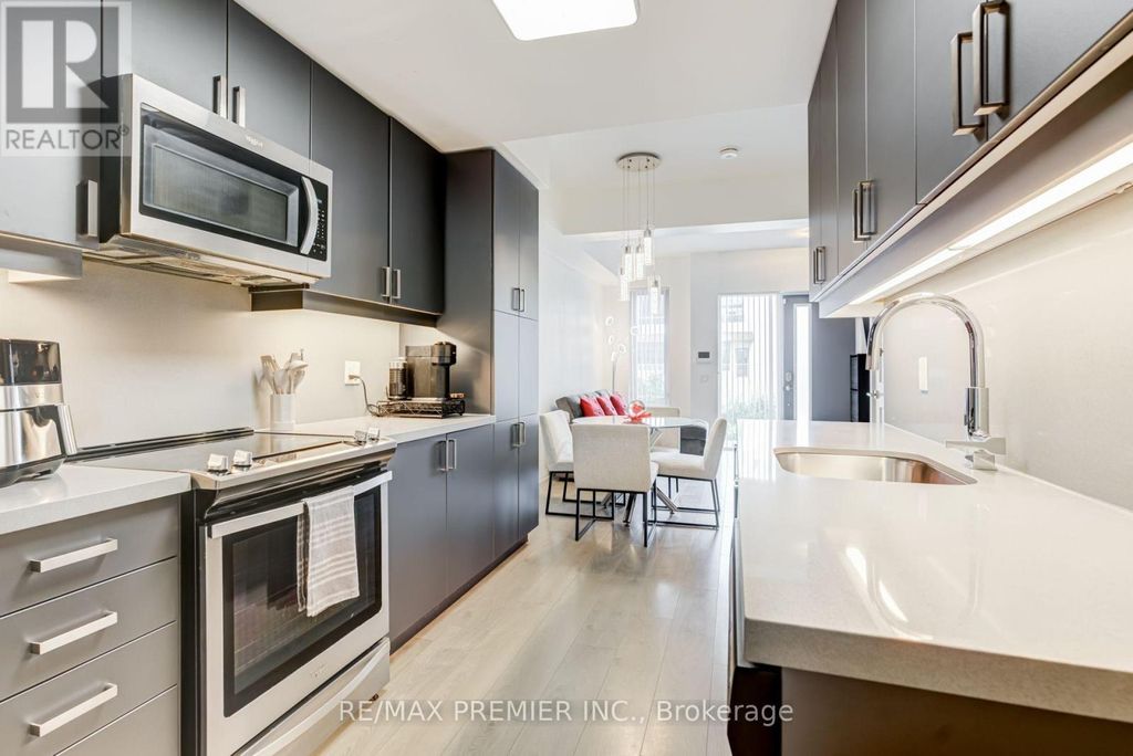 5 - 1010 Portage Parkway, Vaughan (concord)