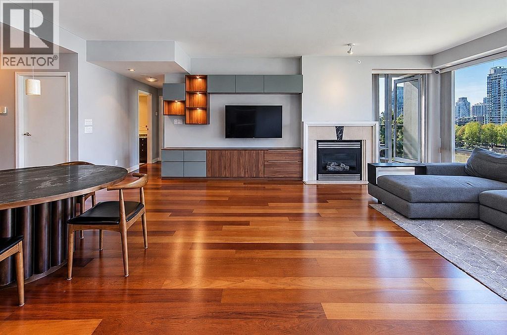 702 1383 Marinaside Crescent, Vancouver