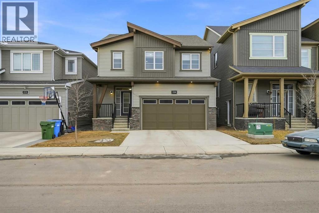 228 Carringham Road Nw, Calgary
