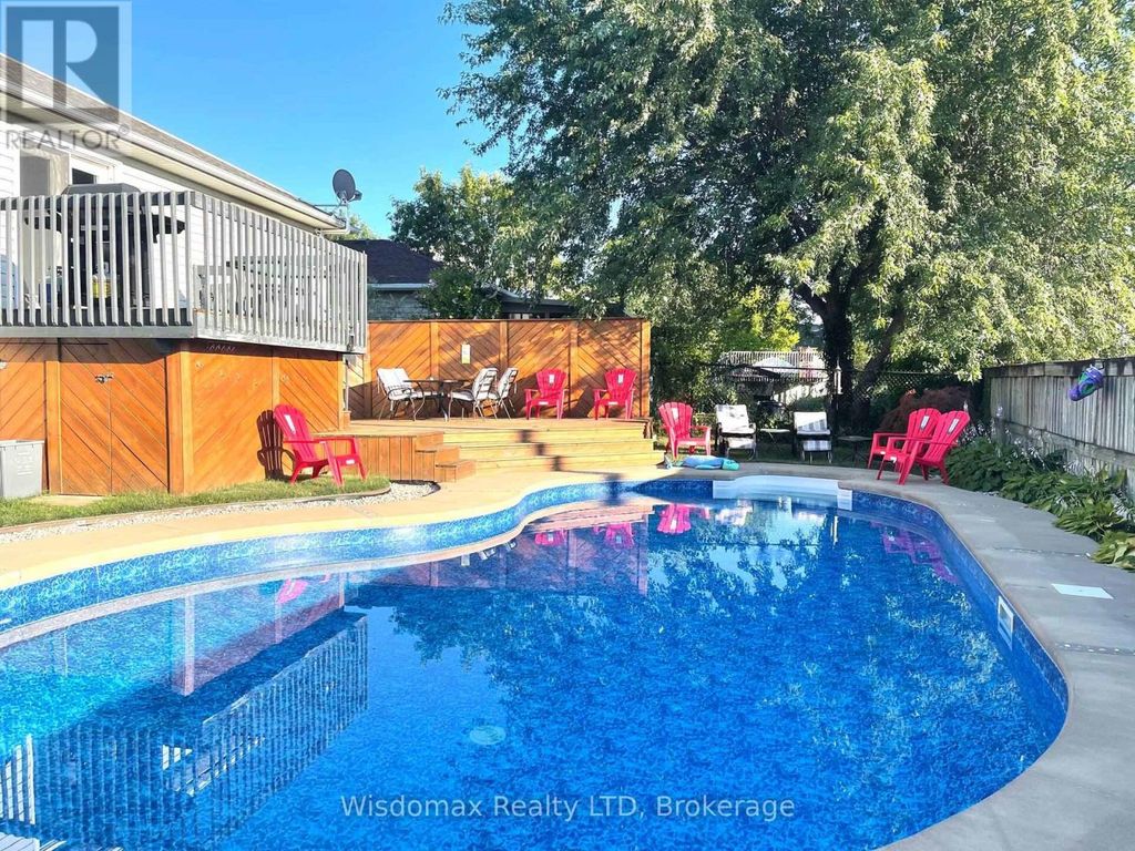 8272 Woodsview Crescent, Niagara Falls (ascot)