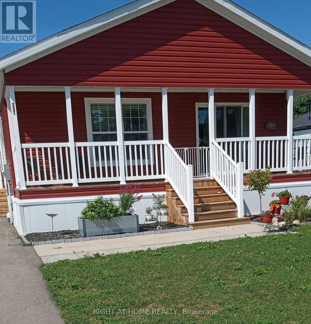 207 Spruce Street, West Grey