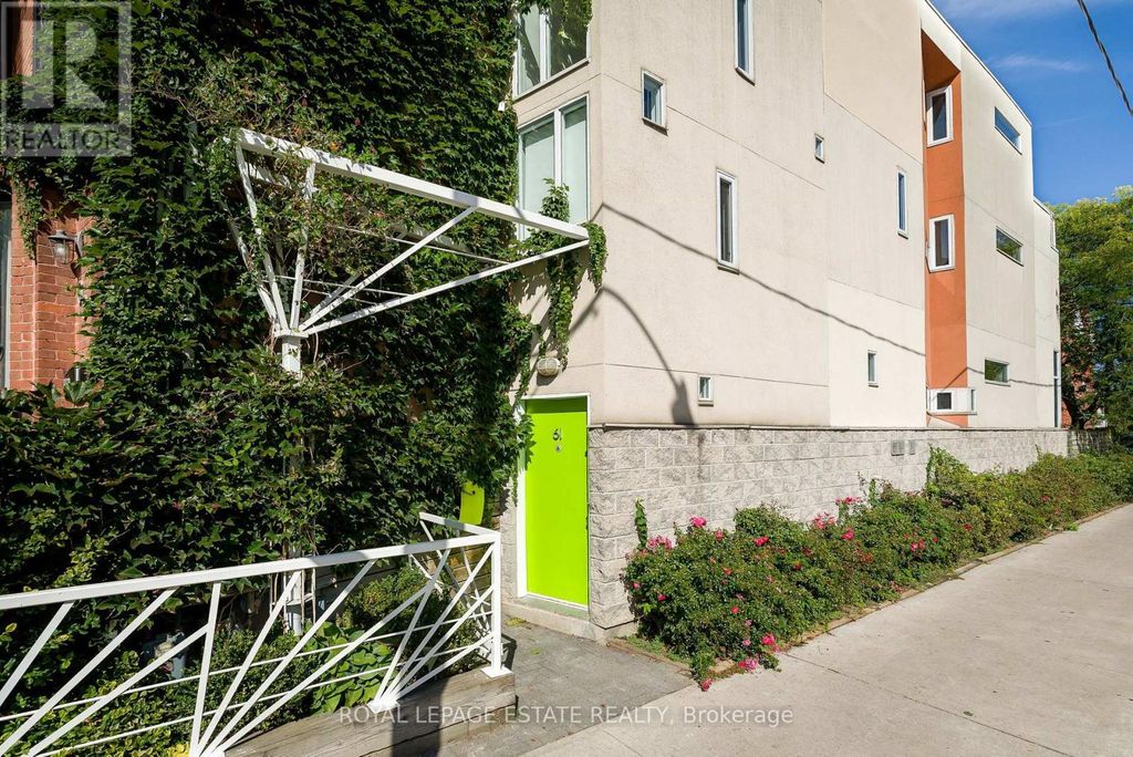 61 Seaton Street, Toronto (moss Park)