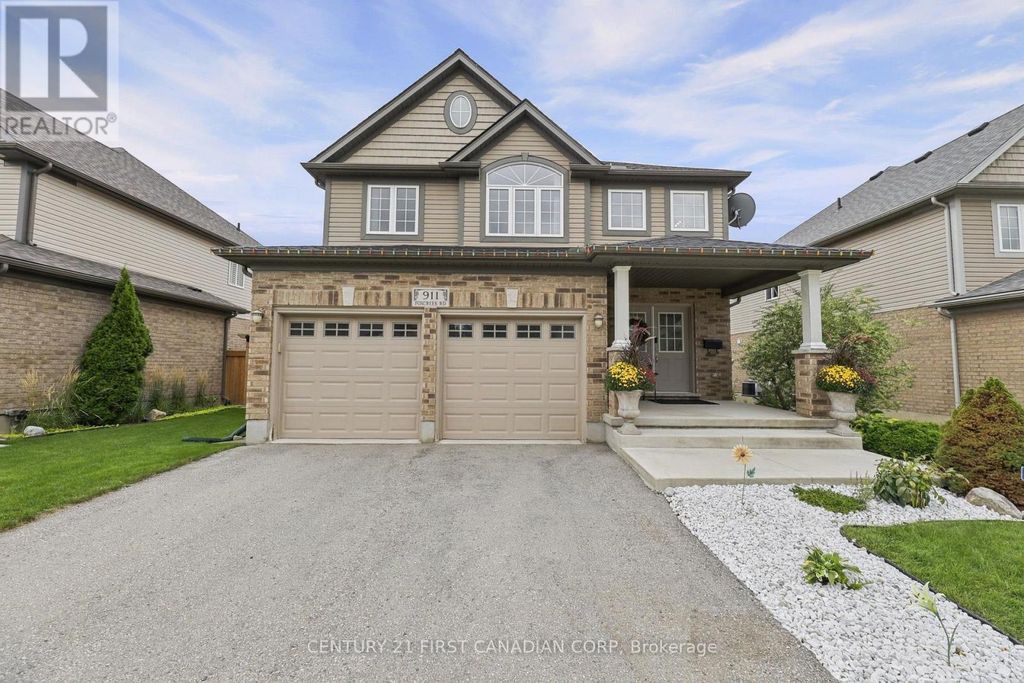911 Foxcreek Road, London North (north S)