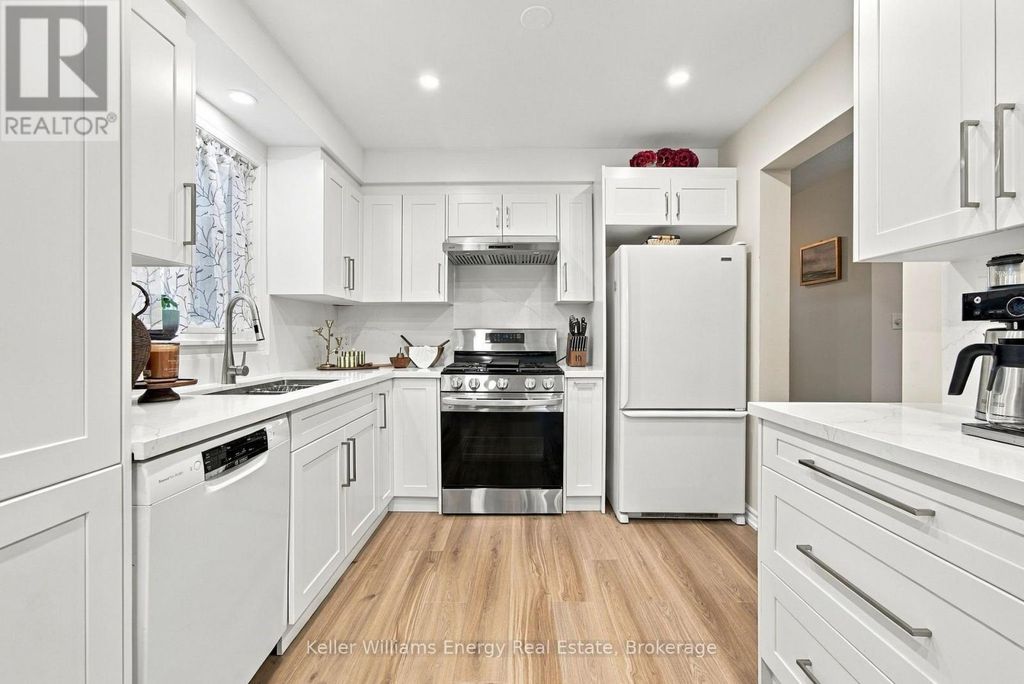 746 Elderberry Drive, Oshawa (pinecrest)