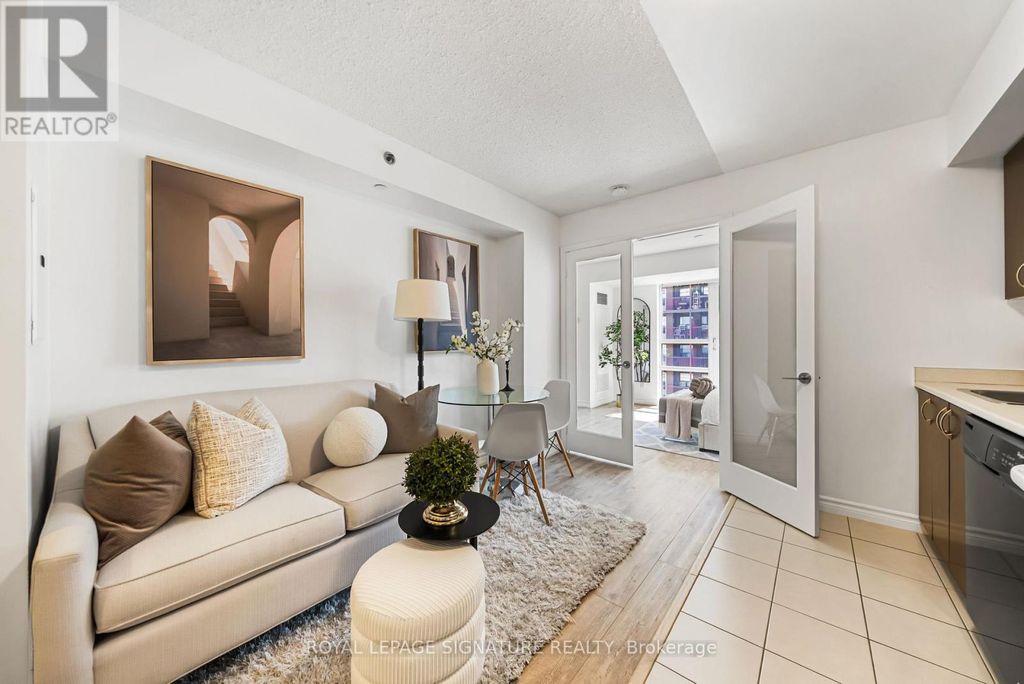 721 - 35 Saranac Boulevard, Toronto (englemount-Lawrence)