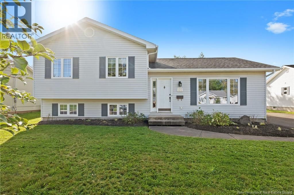122 Dolbeau Street, Dieppe