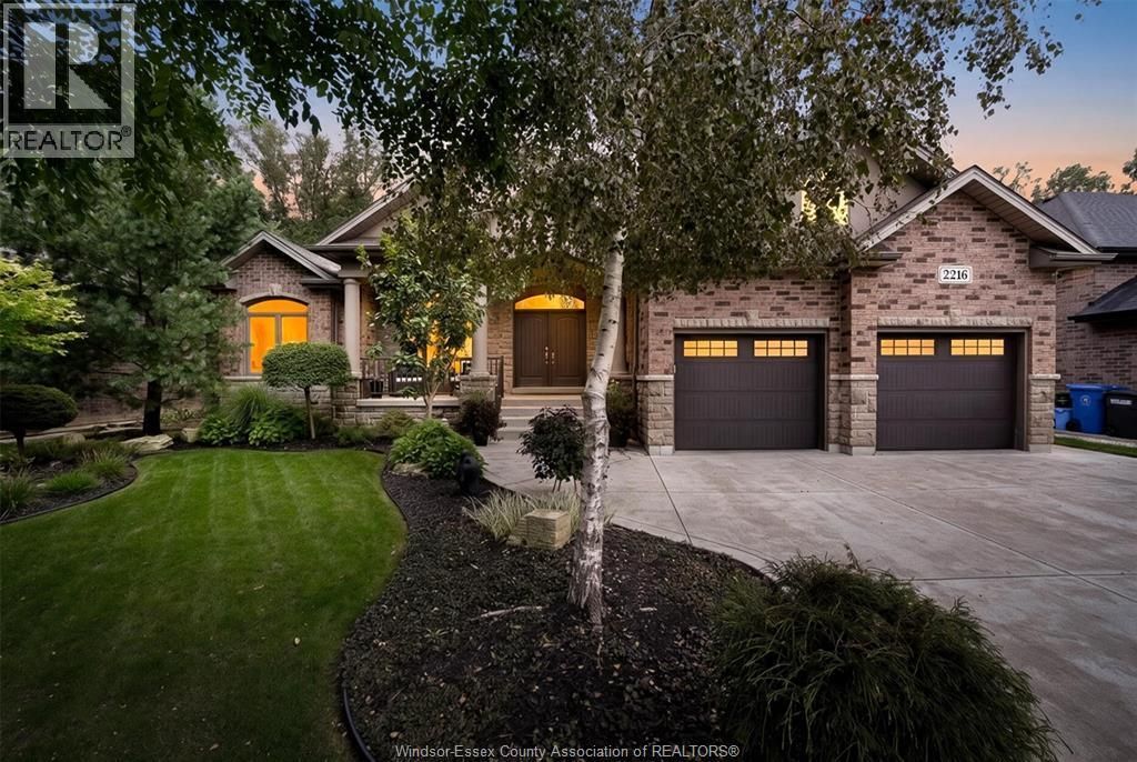 2216 Roxborough, Windsor
