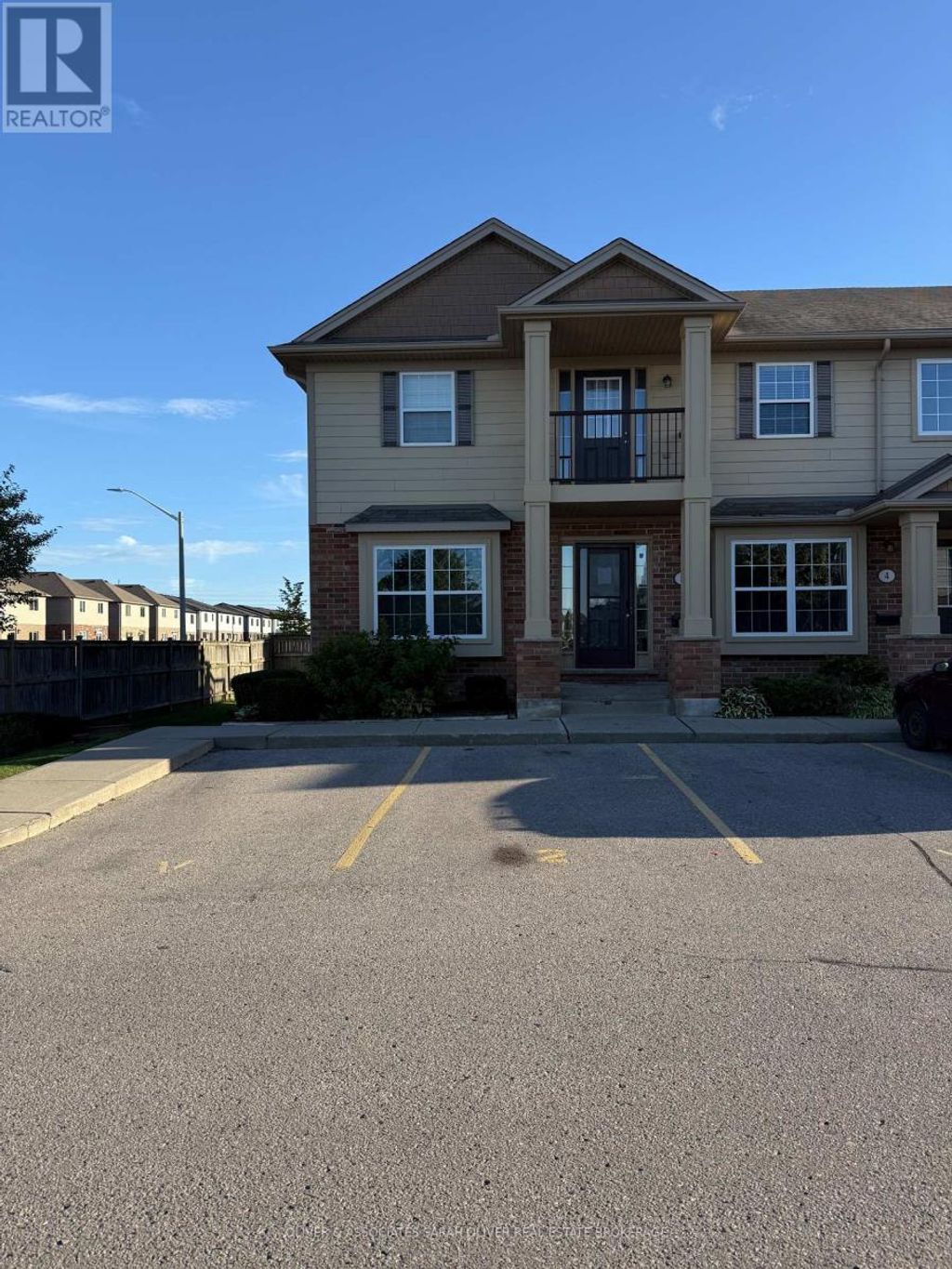 2 - 3320 Meadowgate Boulevard W, London South (south U)