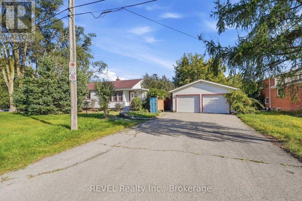 7962 Booth Street, Niagara Falls (ascot)