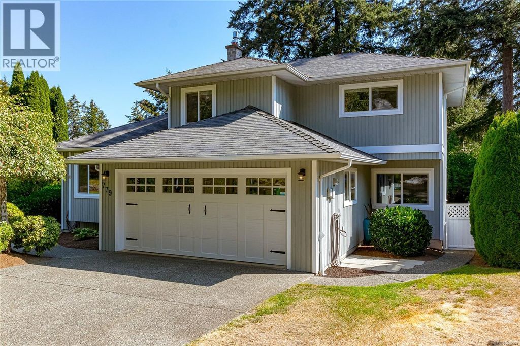 779 Menawood Pl, Saanich