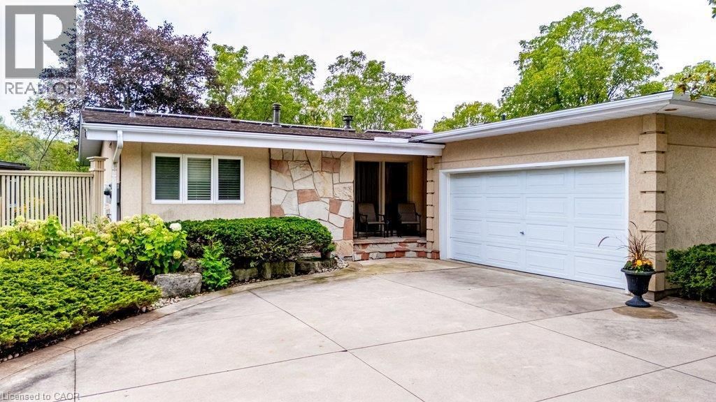 89 Little John Road, Dundas