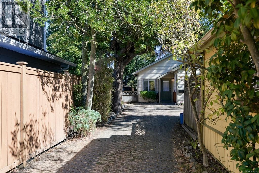 2563 Shelbourne St, Victoria