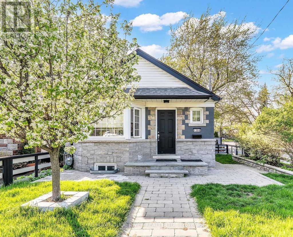 1306 Kingston Road, Toronto (birchcliffe-Cliffside)