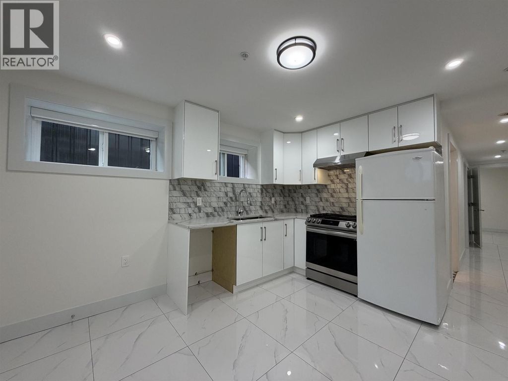 2 1052 E 50th Avenue, Vancouver