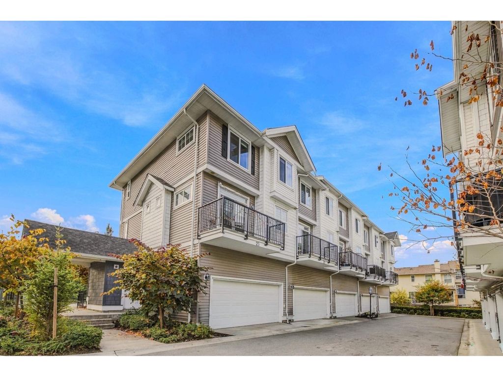23 2033 Mckenzie Road, Abbotsford