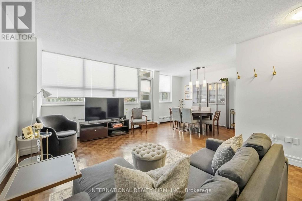 101 - 151 La Rose Avenue E, Toronto (humber Heights)