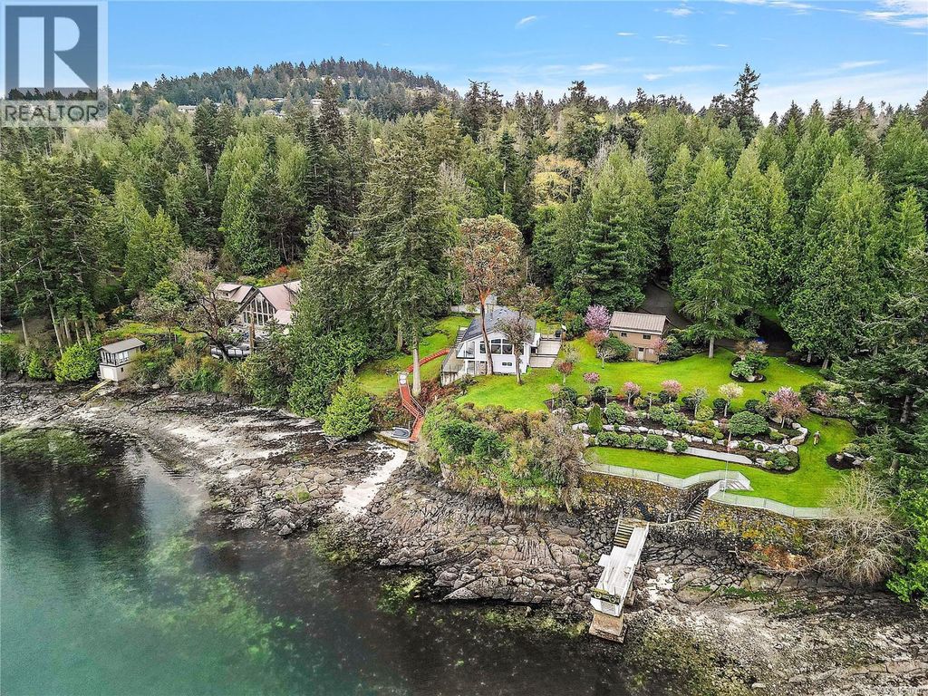 976 Lands End Rd, North Saanich