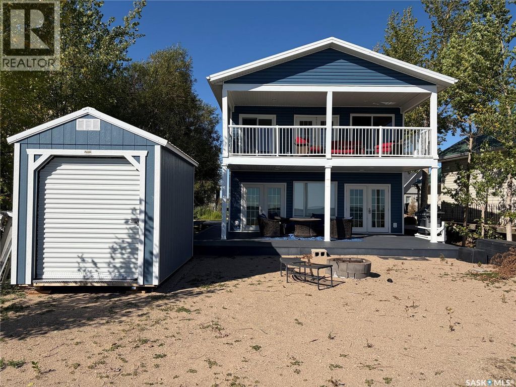 316 Lakeshore Road, Leslie Beach