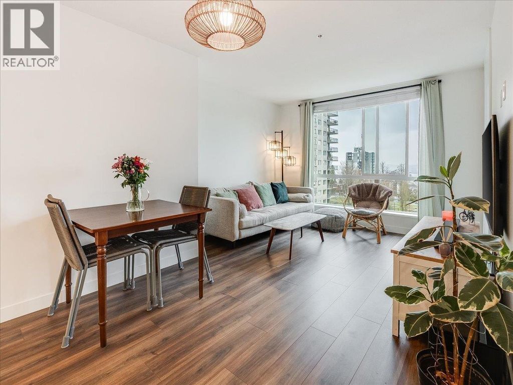 406 108 E 8th Street, North Vancouver