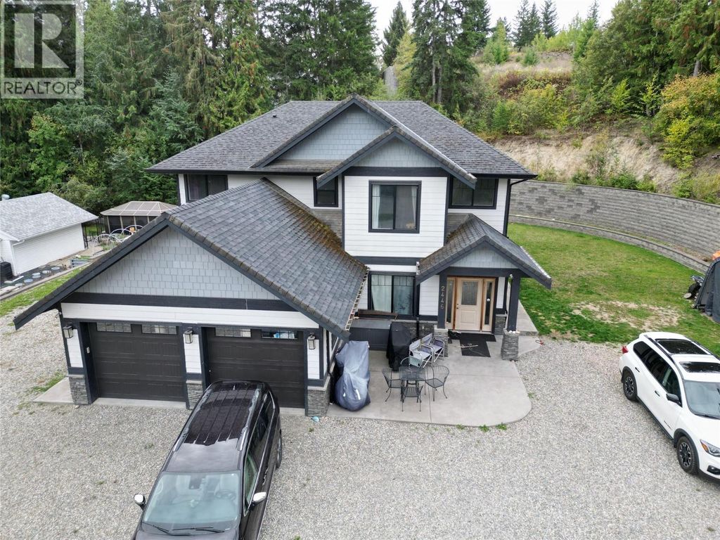 2446 Centennial Drive, Blind Bay