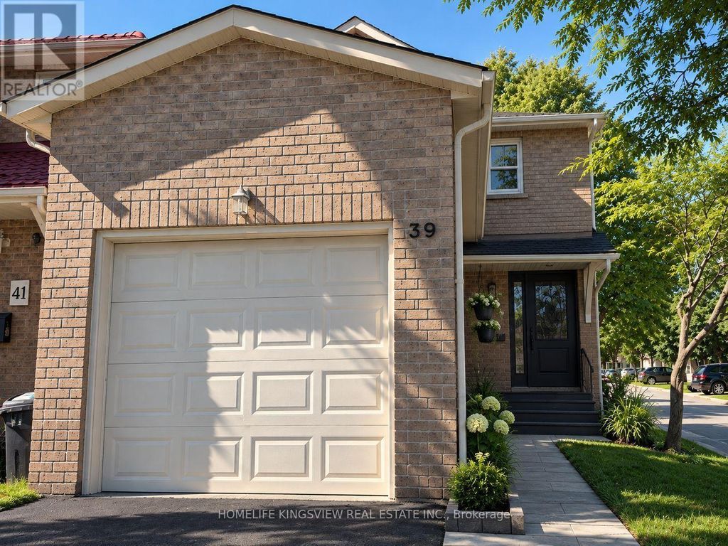 39 Pioneer Pathway, Toronto (malvern)