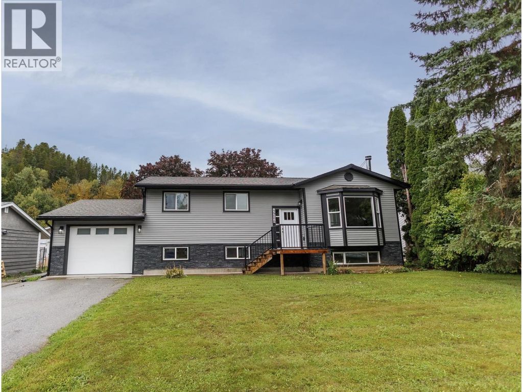 4924 Labelle Avenue, Terrace