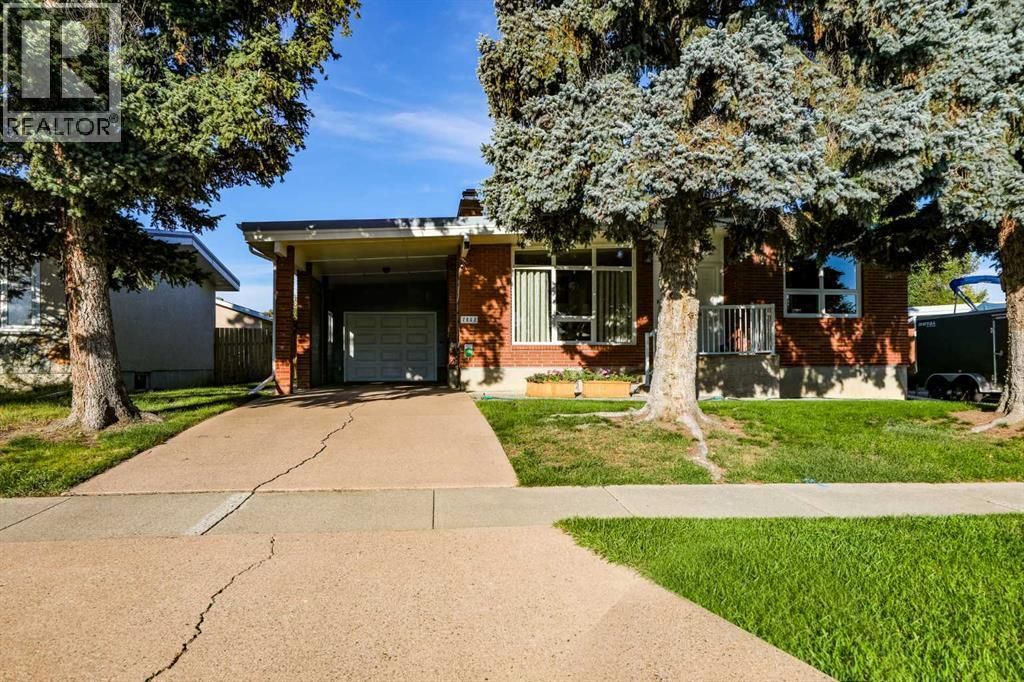 1812 Lakemount Boulevard S, Lethbridge