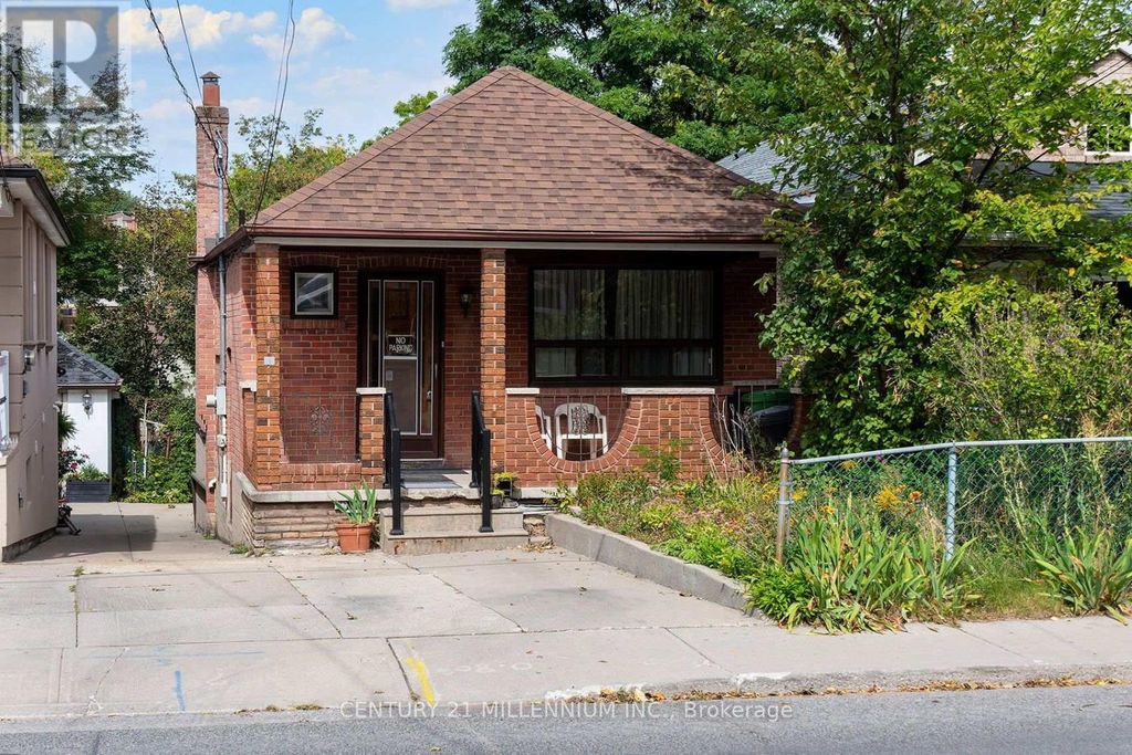 16 Rochdale Avenue, Toronto (caledonia-Fairbank)