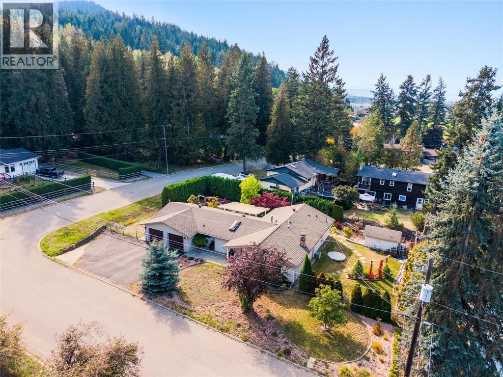 9434 Angus Drive, Coldstream