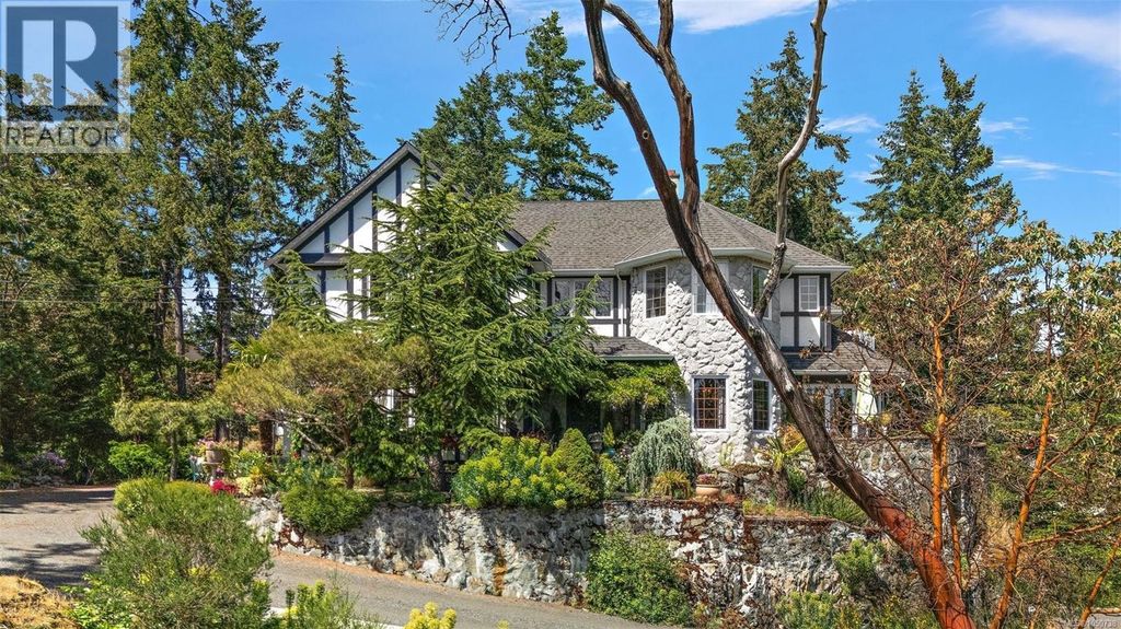 405 Coralee Pl, Langford