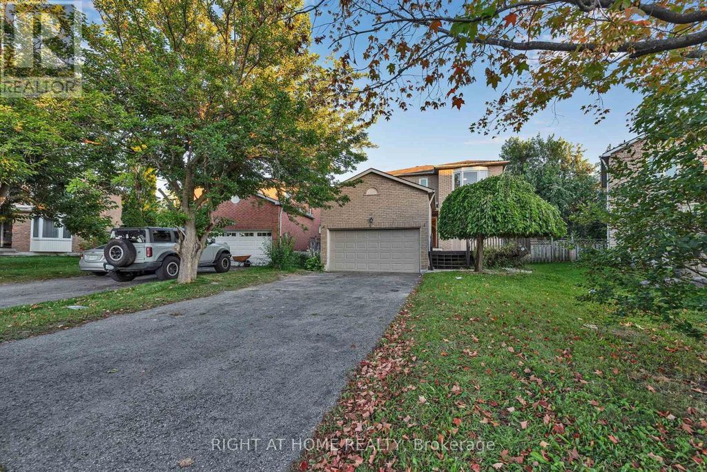 45 Blair Crescent, Barrie (grove East)