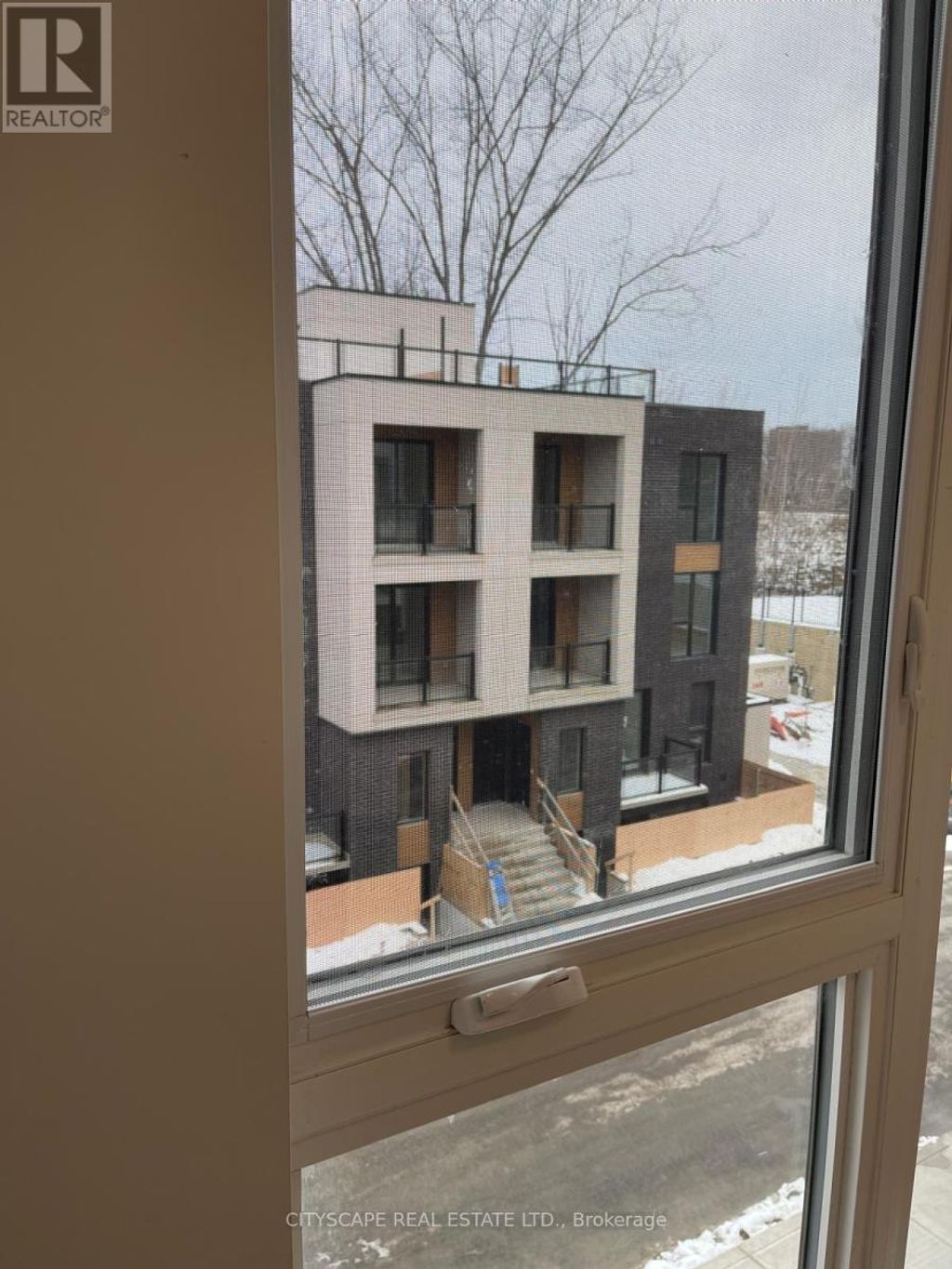 4 - 174 Clonmore Drive, Toronto (birchcliffe-Cliffside)