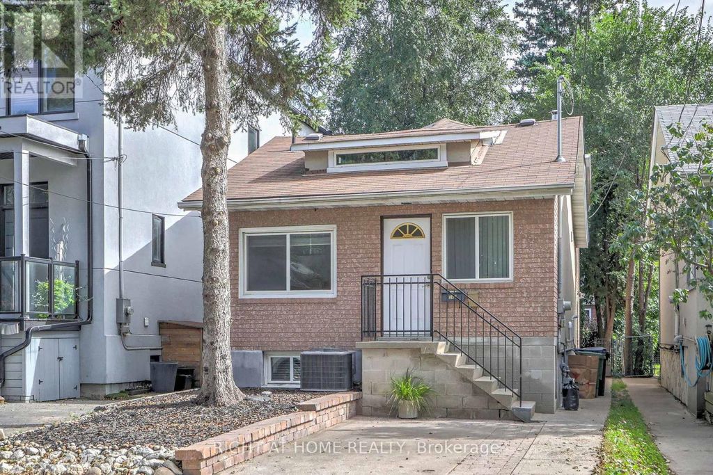 243 Coleridge Avenue, Toronto (woodbine-Lumsden)