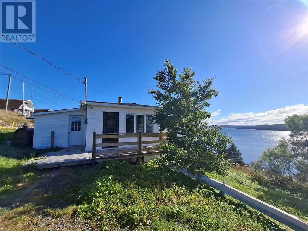 1 Hillside Avenue, Port Saunders