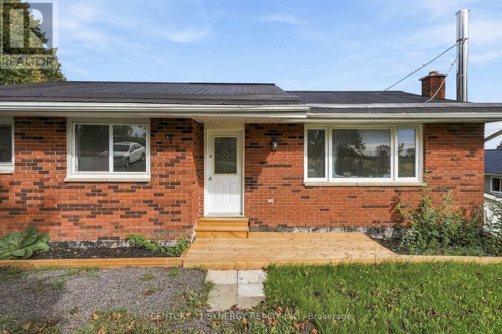 696 Whites Road, Quinte West (sidney Ward)