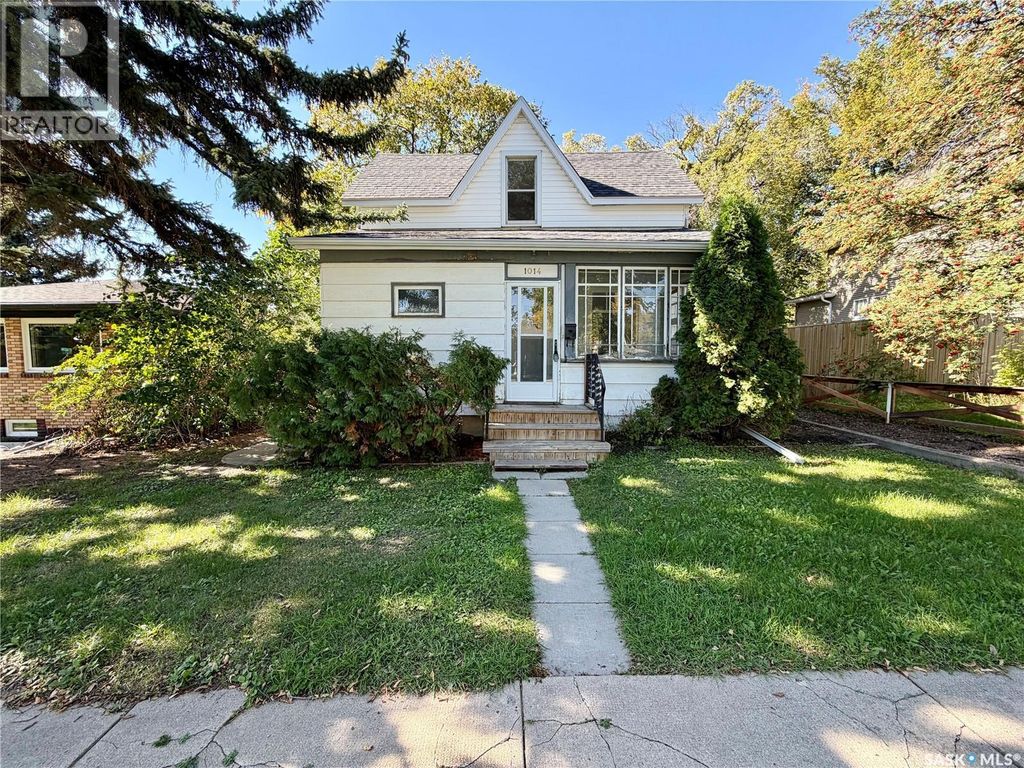 1014 6th Avenue Nw, Moose Jaw