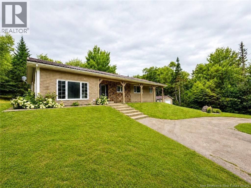 2382 Route 490, Ammon