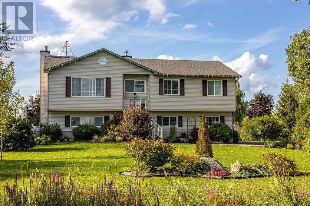 619 Slater Road, North Grenville