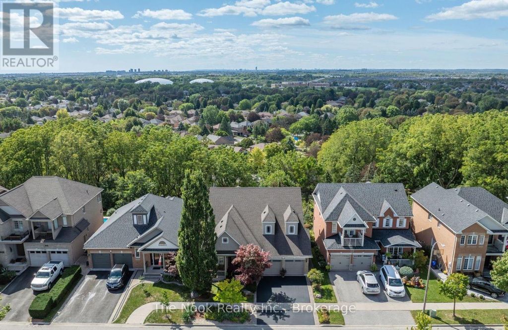 70 James Rowe Drive, Whitby (williamsburg)