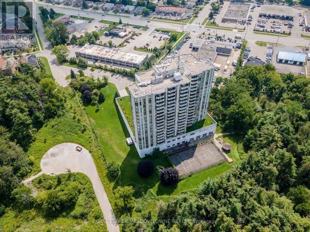 702 - 20 Mcfarlane Drive, Halton Hills (georgetown)