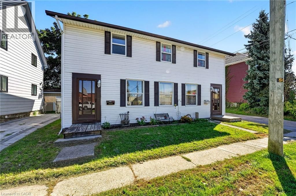 213-215 Maple Street, Dunnville