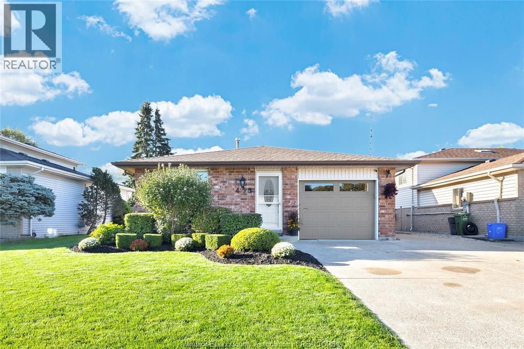 458 Desjardins Crescent, Belle River