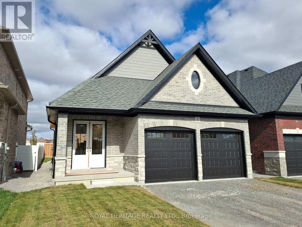 8 St Augustine Drive, Whitby (brooklin)