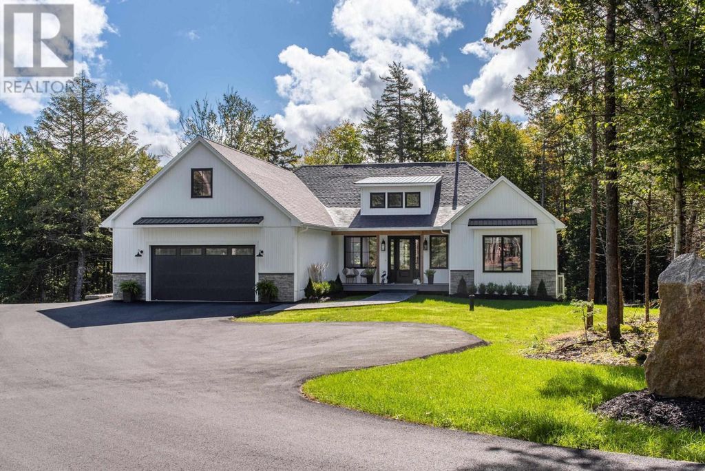 403 Heddas Way, Fall River