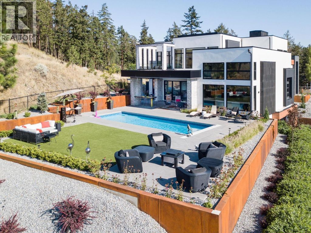 722 Highpointe Place, Kelowna