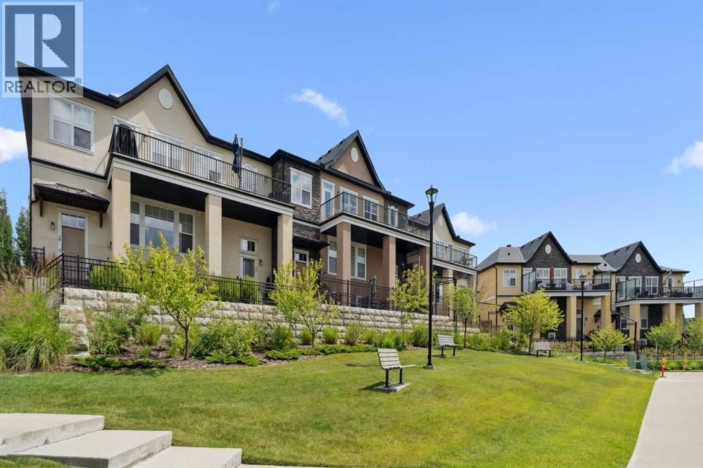 30 Cranbrook Villas Se, Calgary